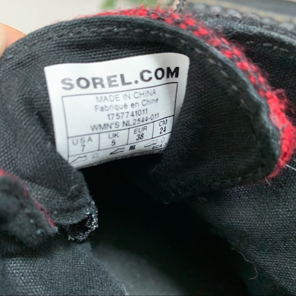 Sorel Out n About Buffalo Plaid Boots, 7. - Picture 6 of 6